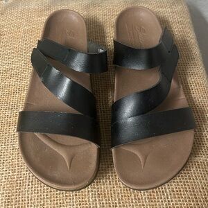 Skechers Luxe Foam Black Slip-on Sandals. Size 8
